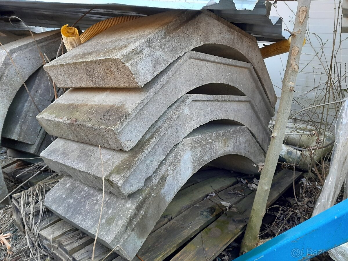 Betonový žlab příkopový