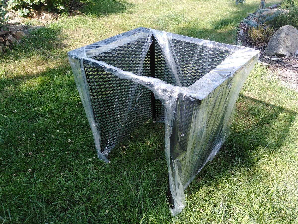 Stolek pod gril