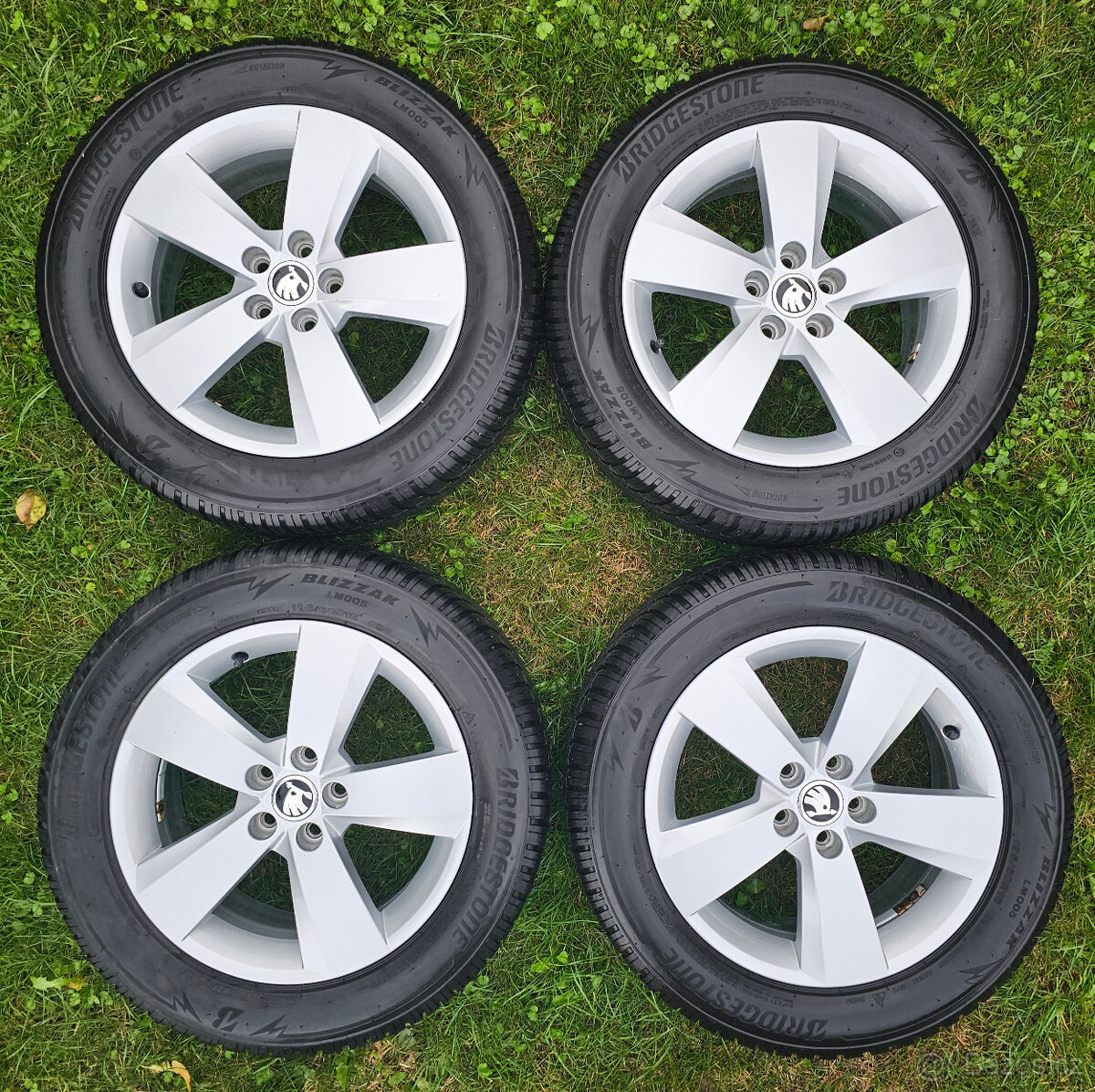 Original ALU kola Škoda s pneu Bridgestone