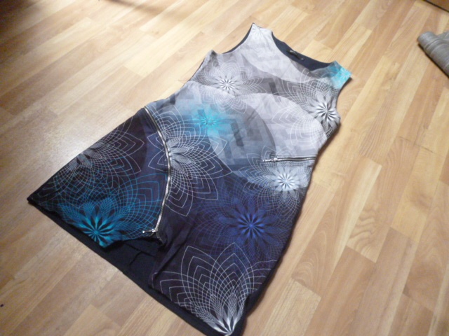 šaty Desigual vel.M-L