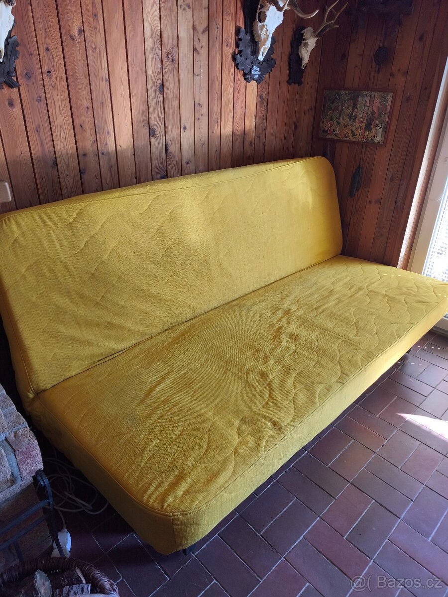 Sedaci valenda rozkladaci z IKEA