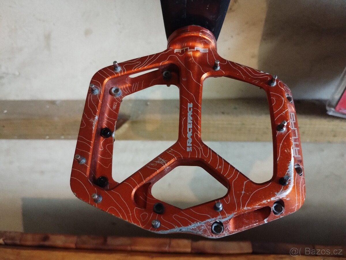 Pedály Raceface Atlas 22 oranžové