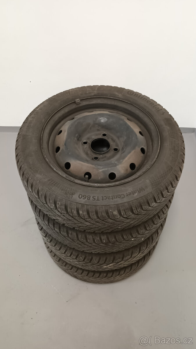 8 kol - Letní + zimní sada pneu i s disky Peugeot 106