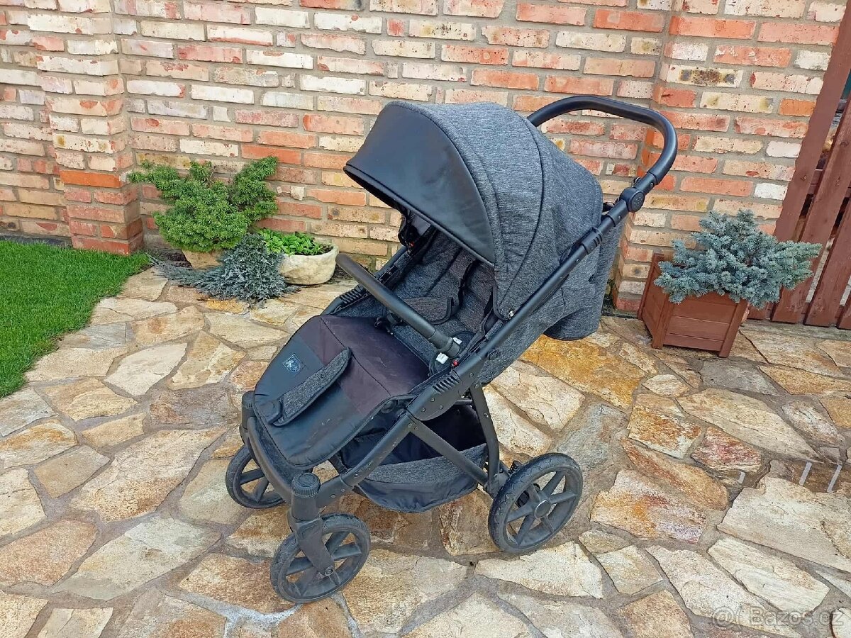 Sportovní kočárek