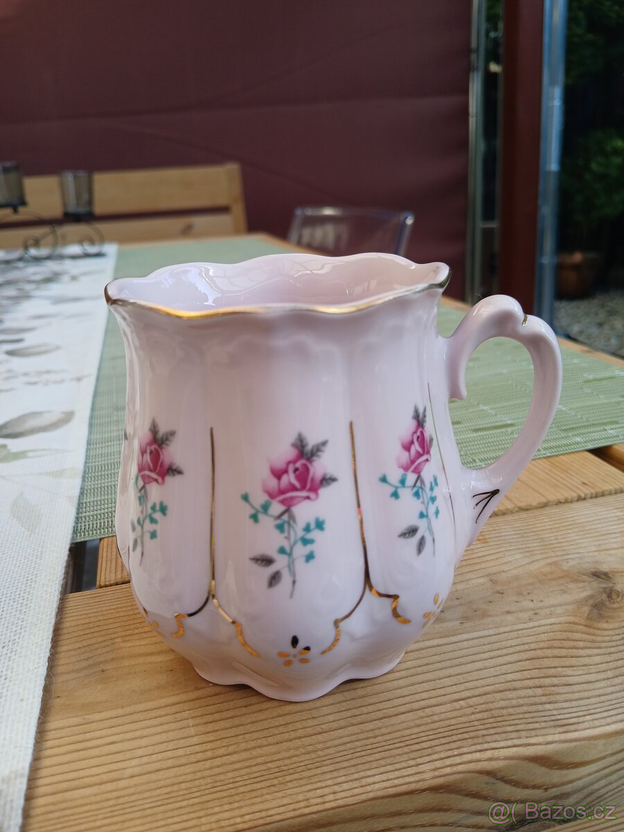 Růžový porcelán-hrnek H&C