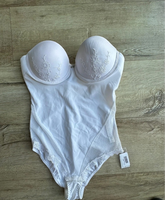 Nove luxusni body, jako svatebni, vel. 70B