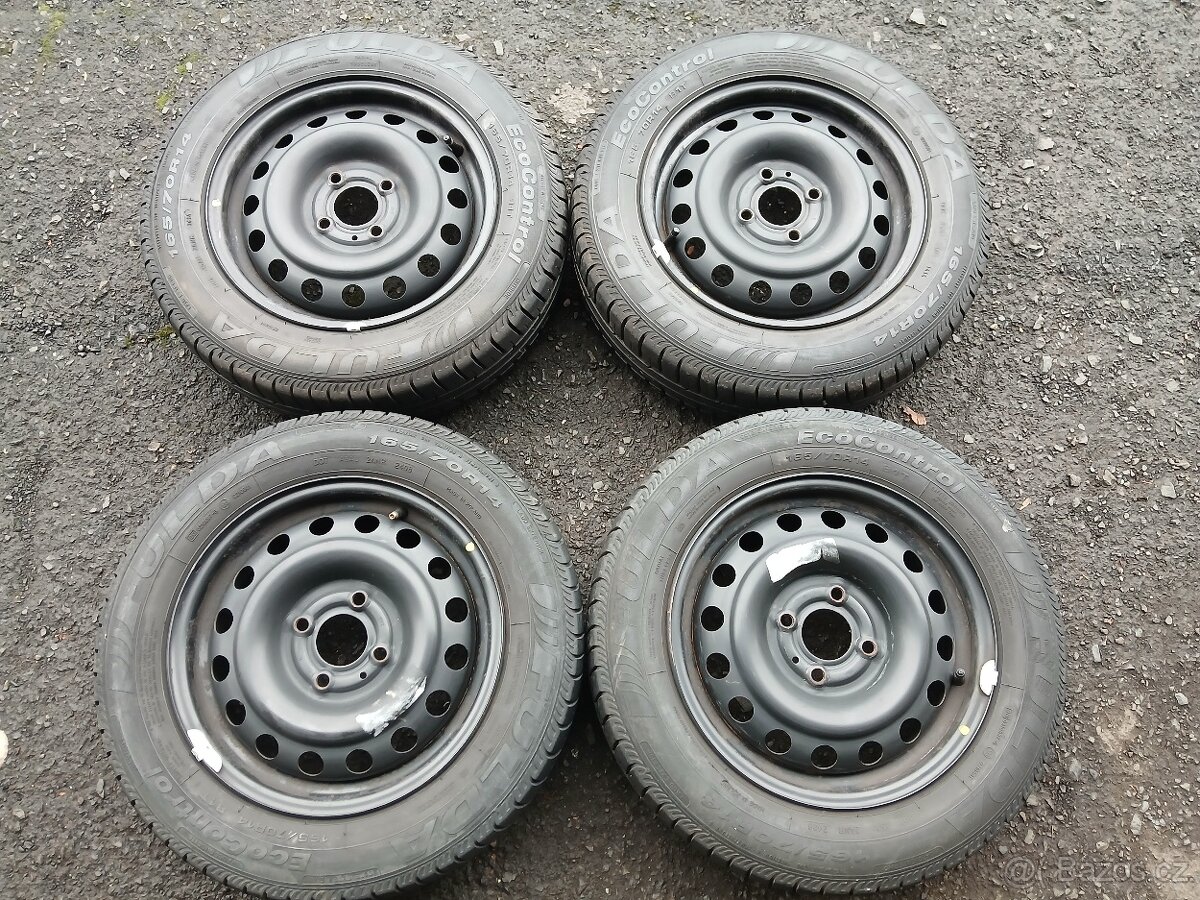 Prodám sadu kol Nissan 165/70R14 letní