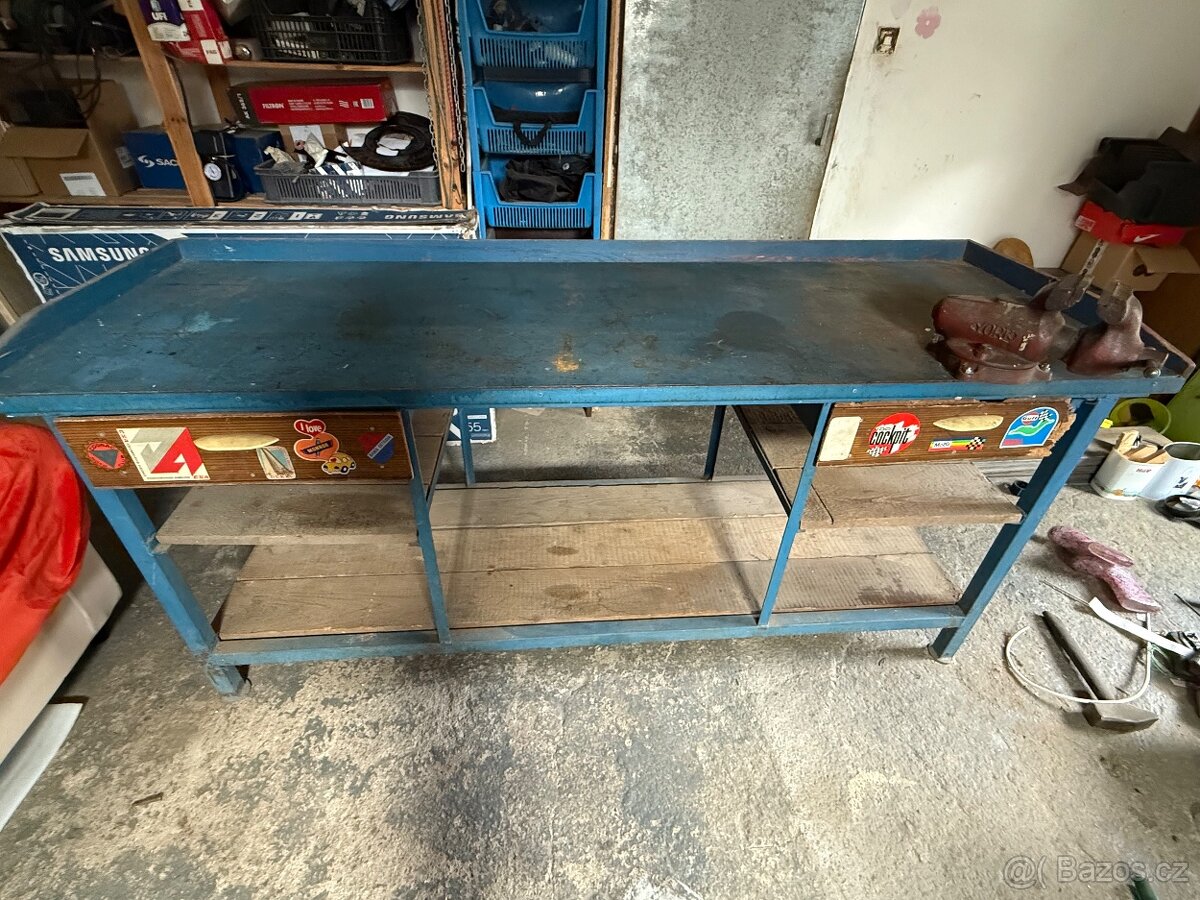 Prodám pracovní stůl