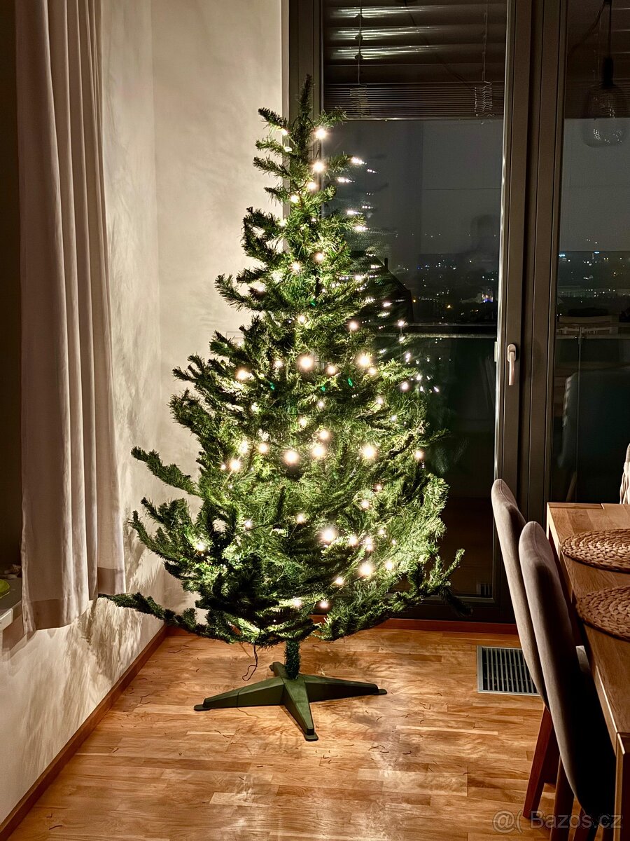 Vánoční stromek umělý 180 cm zdarma