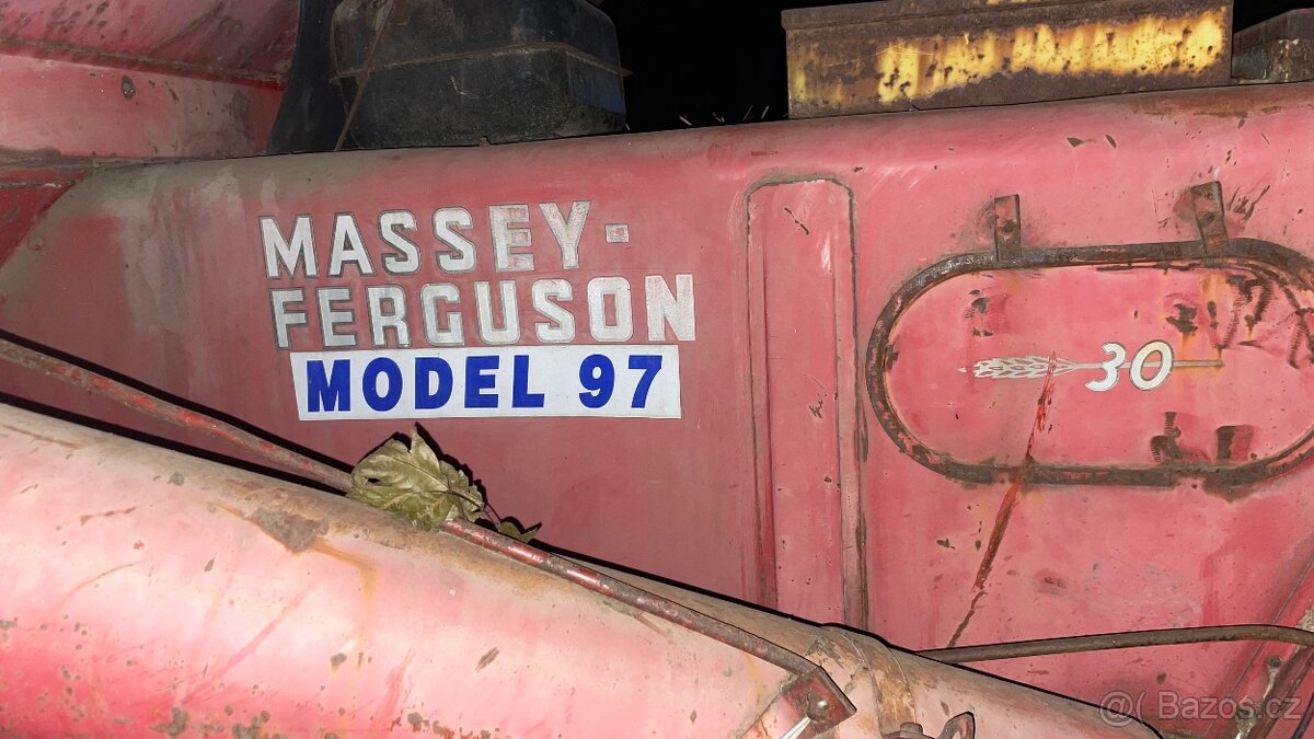 Pojizdný kombajn Massey Ferguson