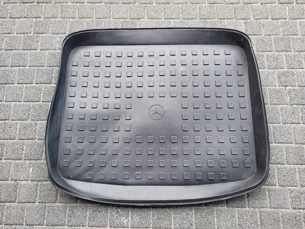 Prodám originální vanu do kufru Mercedes-Benz B-class