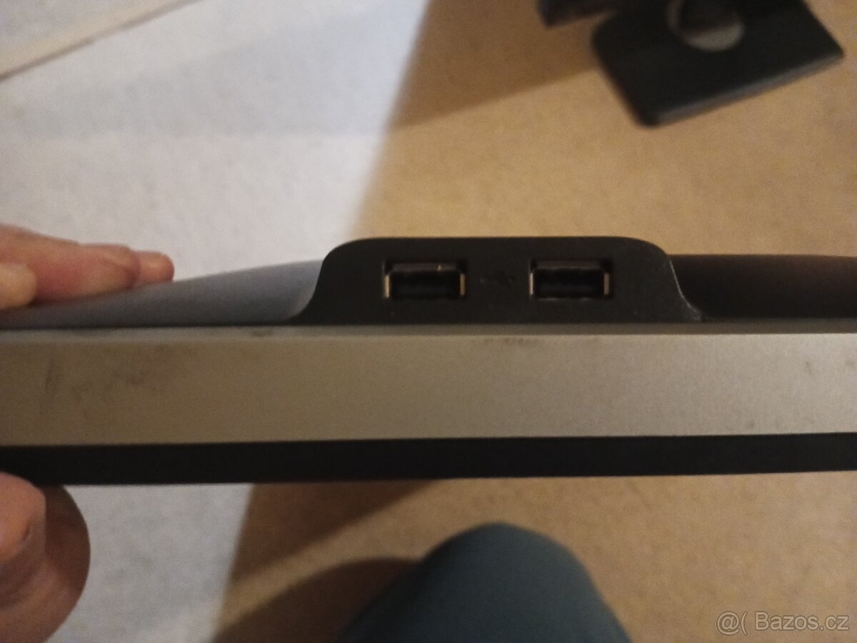 Prodám 2 monitory Dell