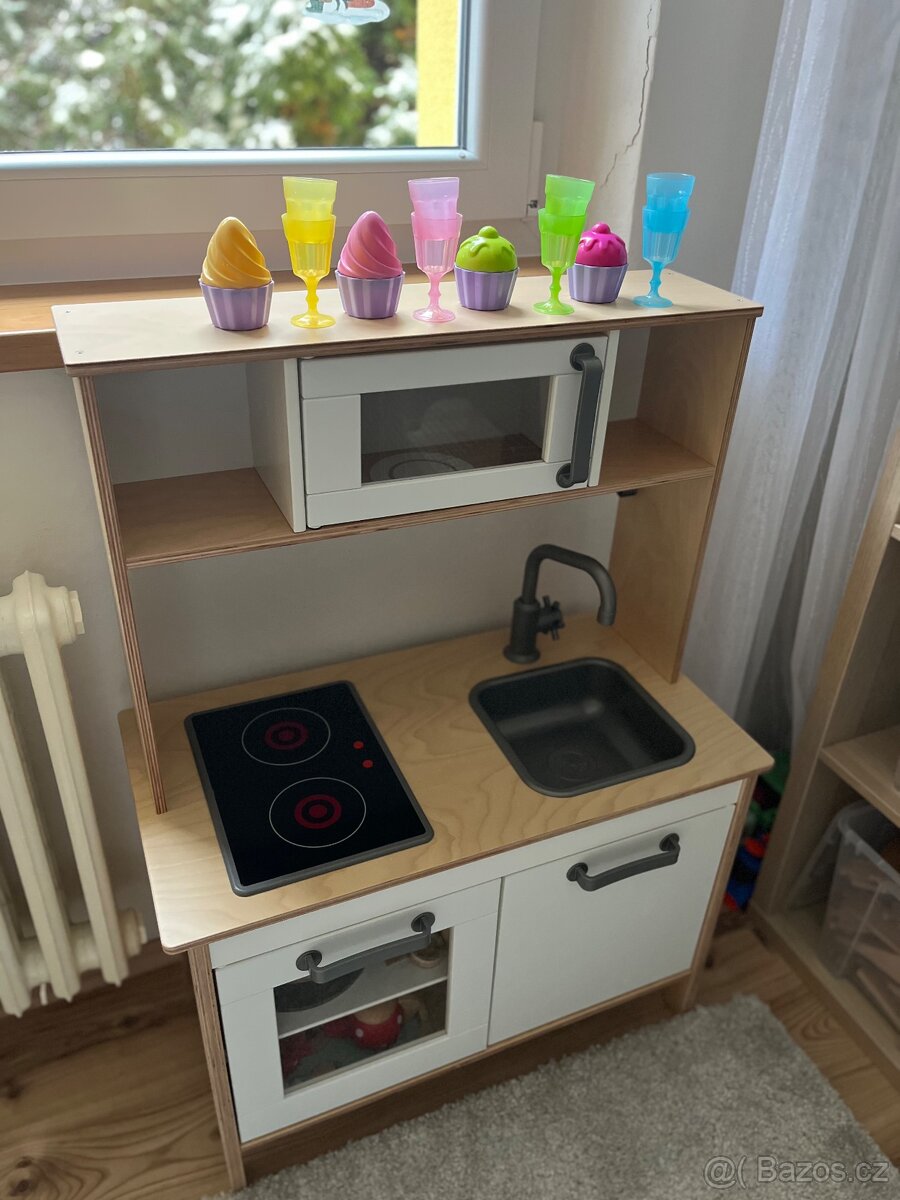 Ikea dřevěná kuchyňka