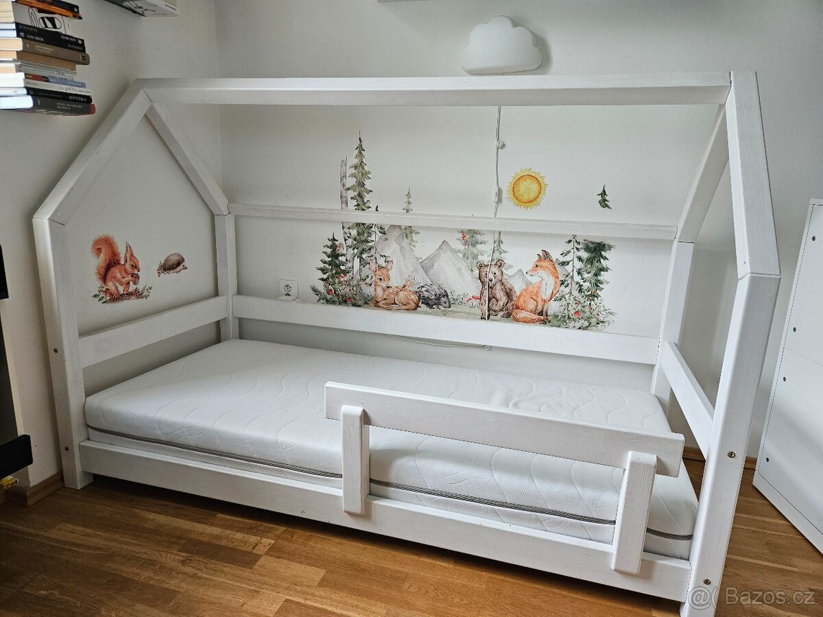 Dětská postel - domeček