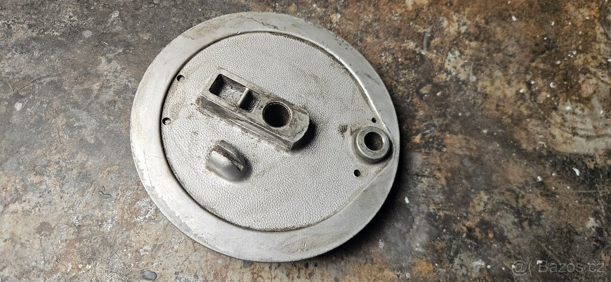 Jawa 250, 350 brzdový štít