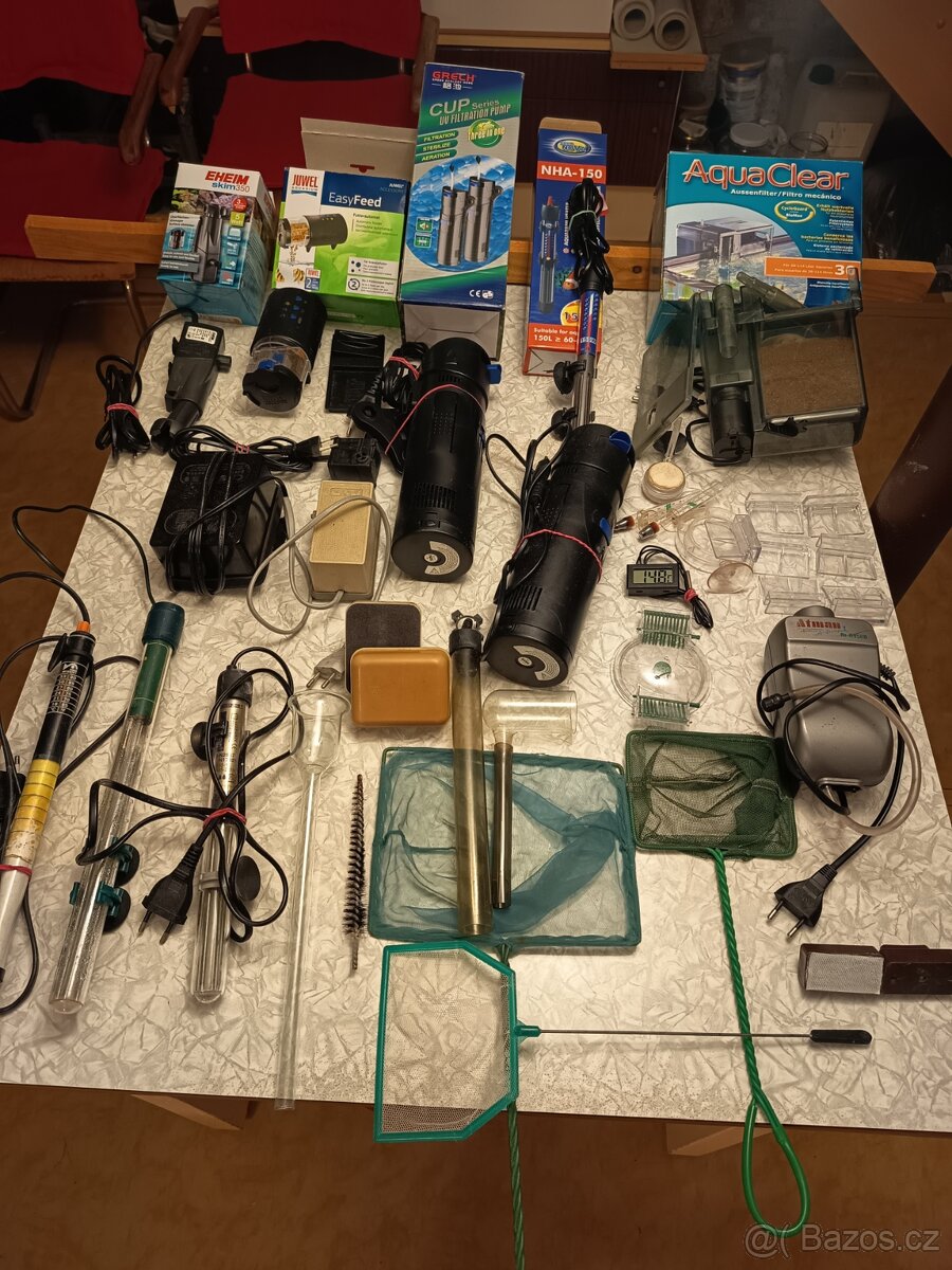 akvarijní pomůcky