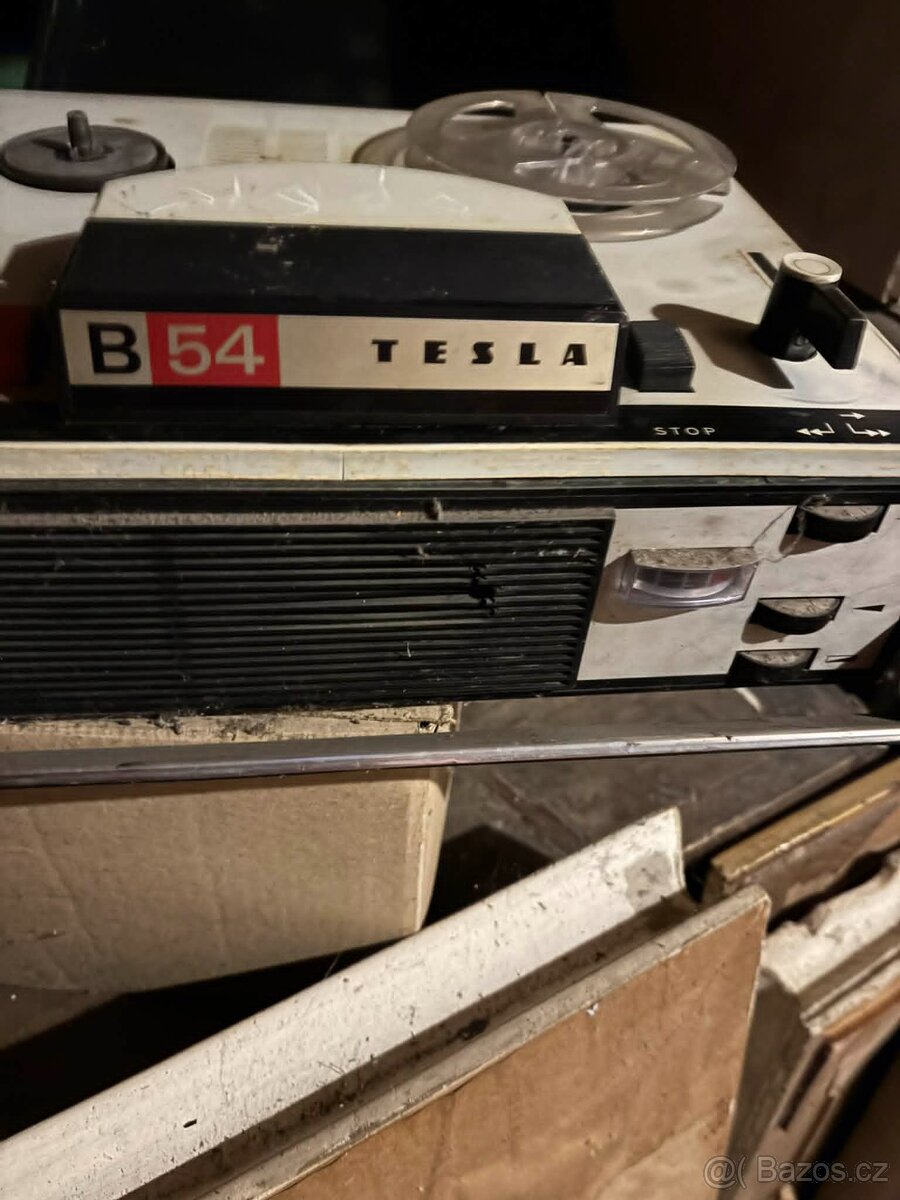 Prodám magnetofon B54