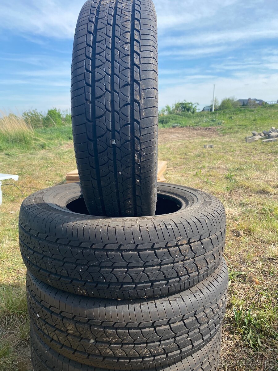 Prodam pekny letni pneu