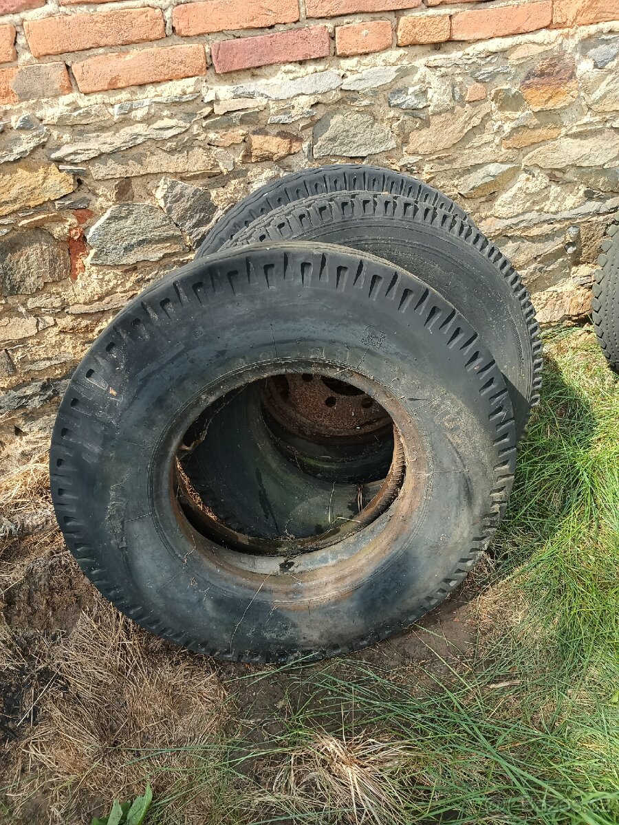 Prodám pneu 9,00-20