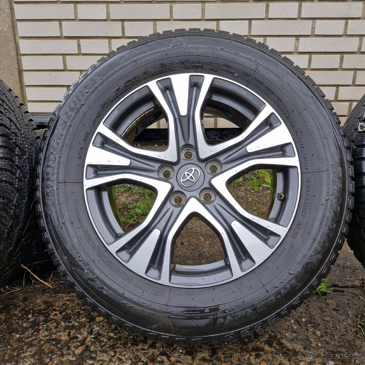 Prodám zánovní kola Toyota 225/65 R17, 5x114.3