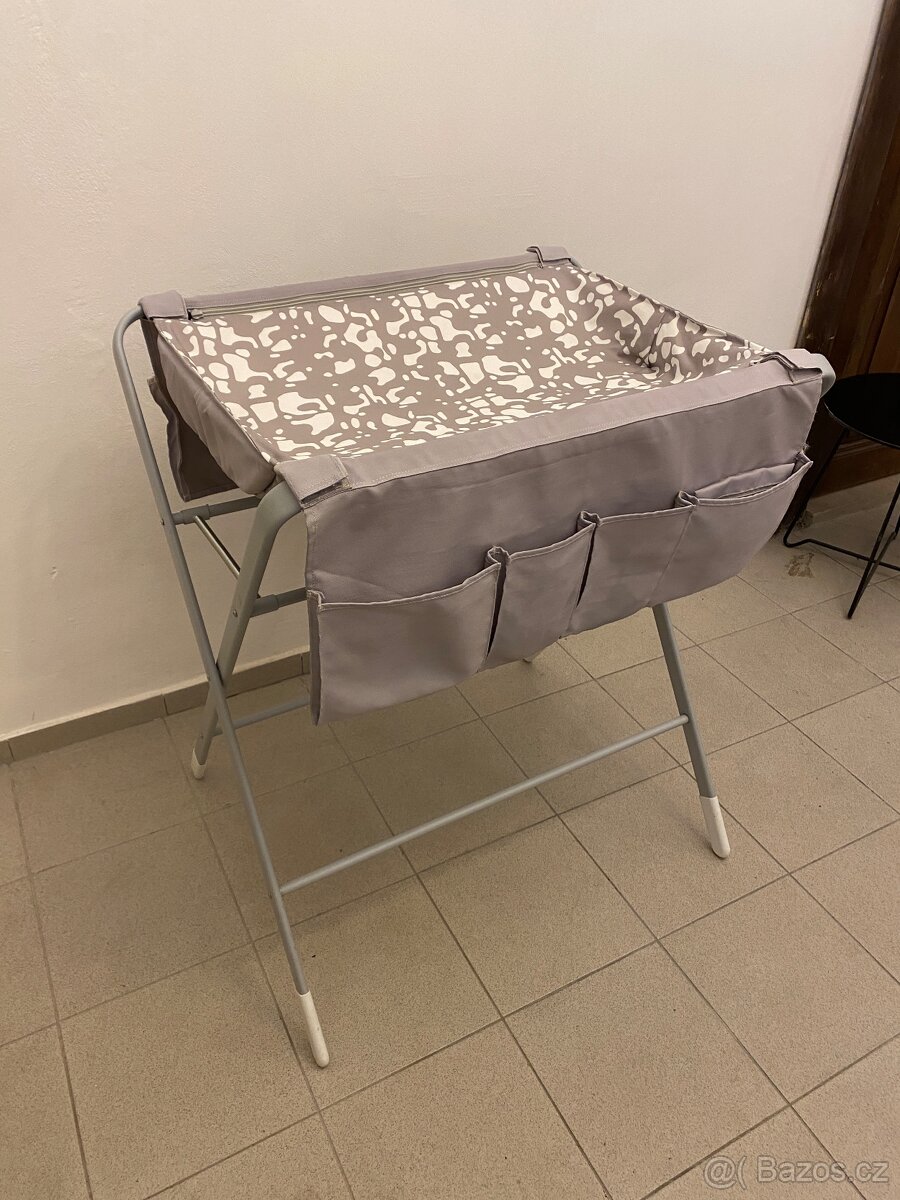 Rozkládací přebalovací pult / stůl