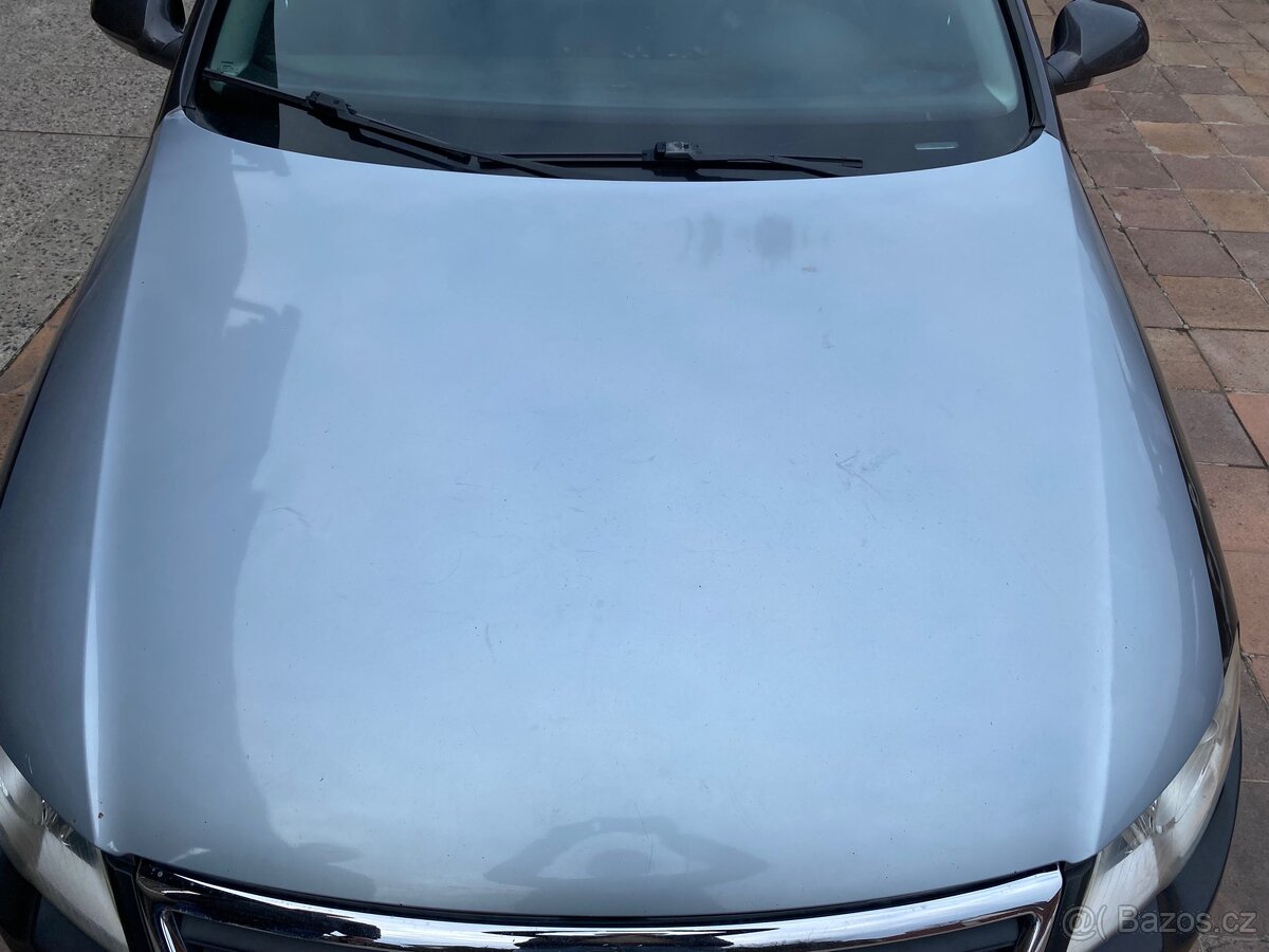 Kapota Passat B6 stříbrná