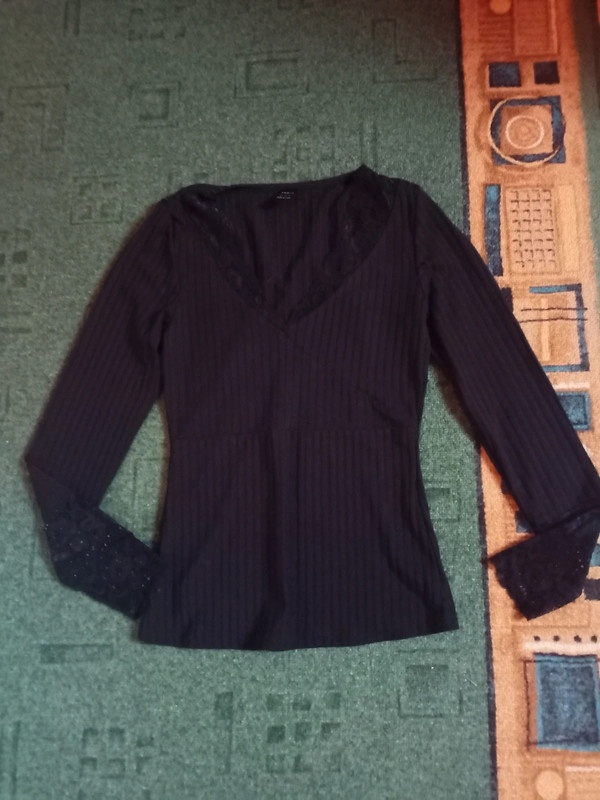 Pěkné toy a halenka vel. 34/XS, 36/S a 38/M Bershka, C&A aj.
