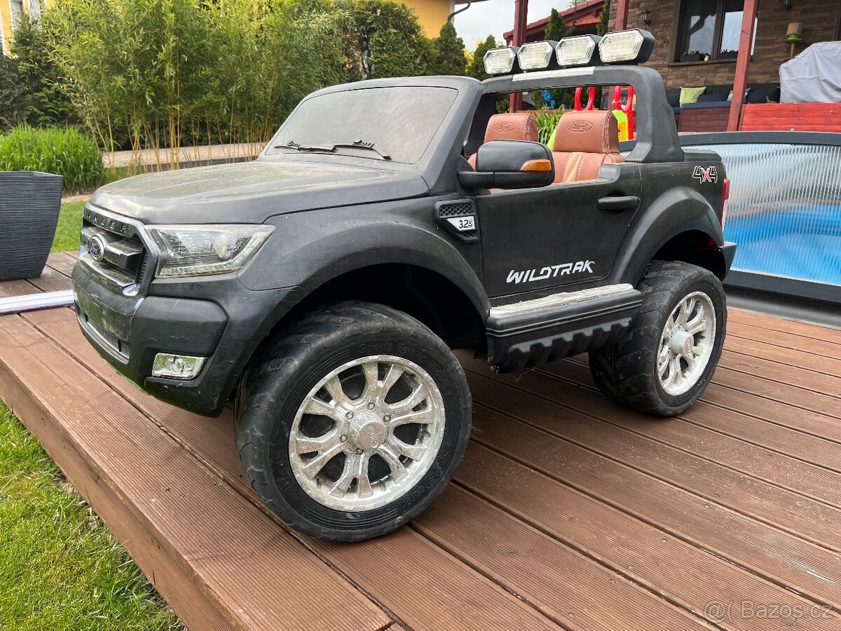 Dětské elektronické autíčko Ford Ranger