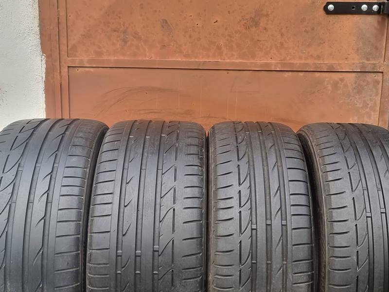 Bridgestone dvourozměr 225/40/19 a 255/35/19