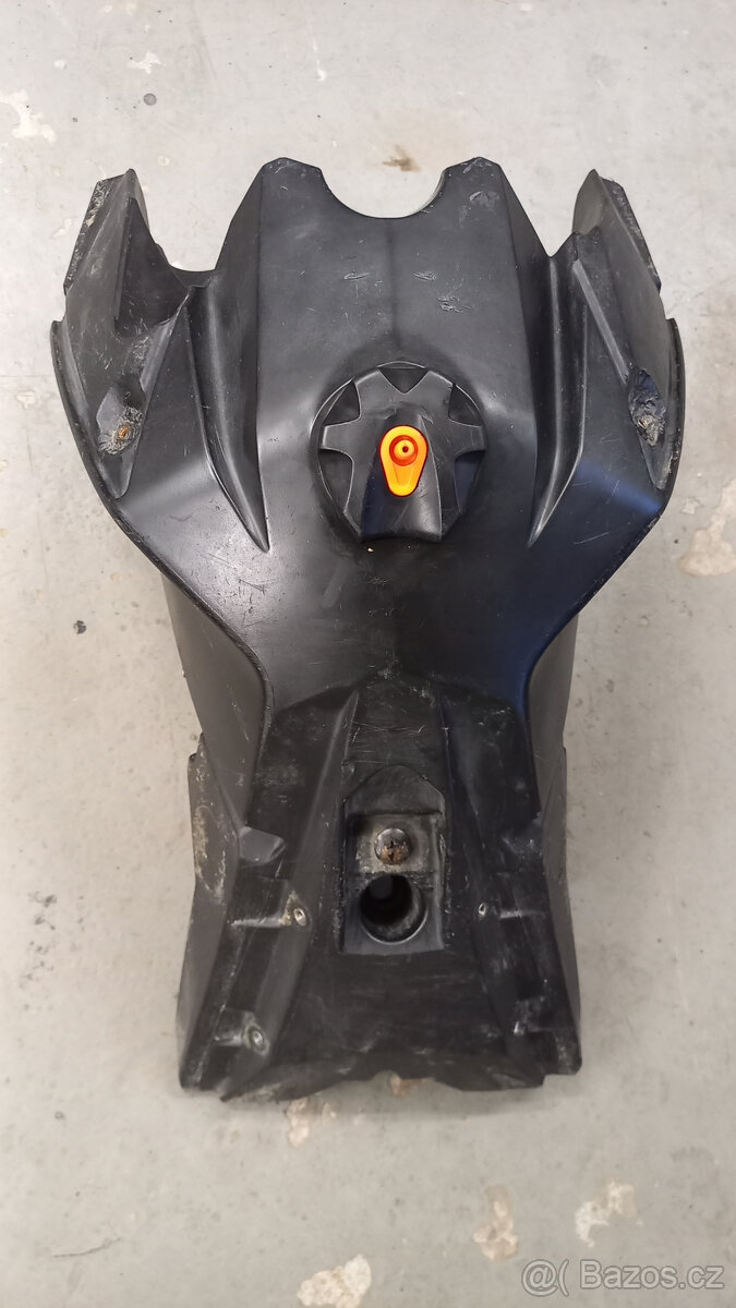 KTM 525, 505 nádrž, ventilátor, plasty, plyn atd.