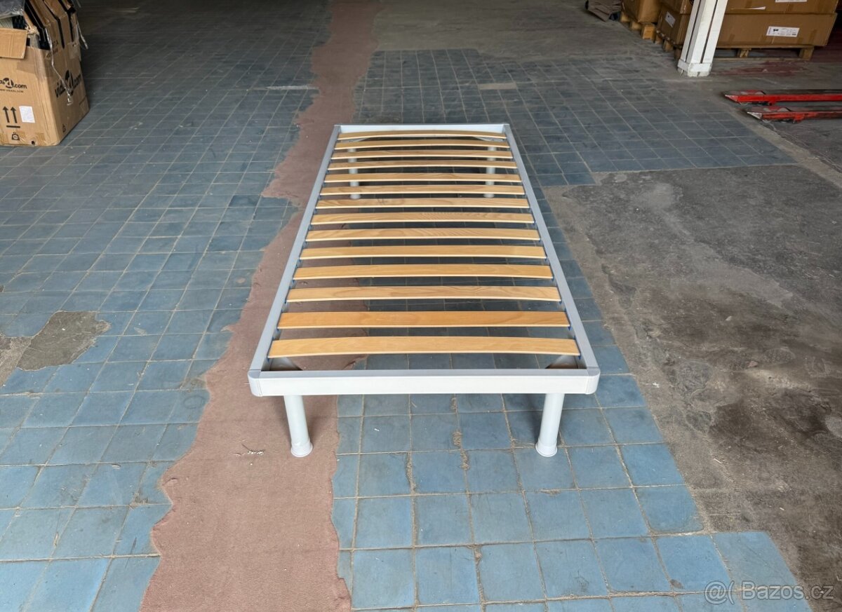 Postel kov. 90 x 200 30 kusů