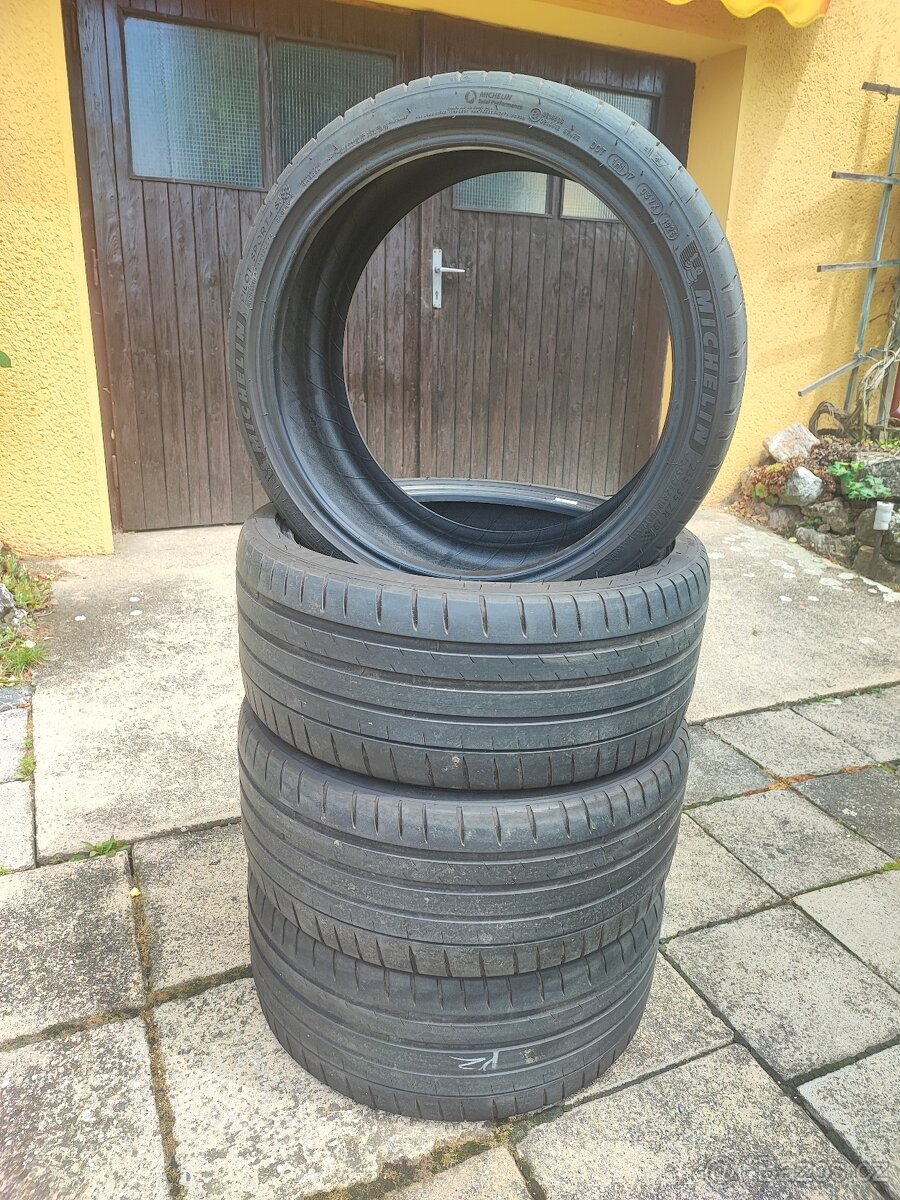 Michelin Pilot Sport 4S 235/35 91Y R19