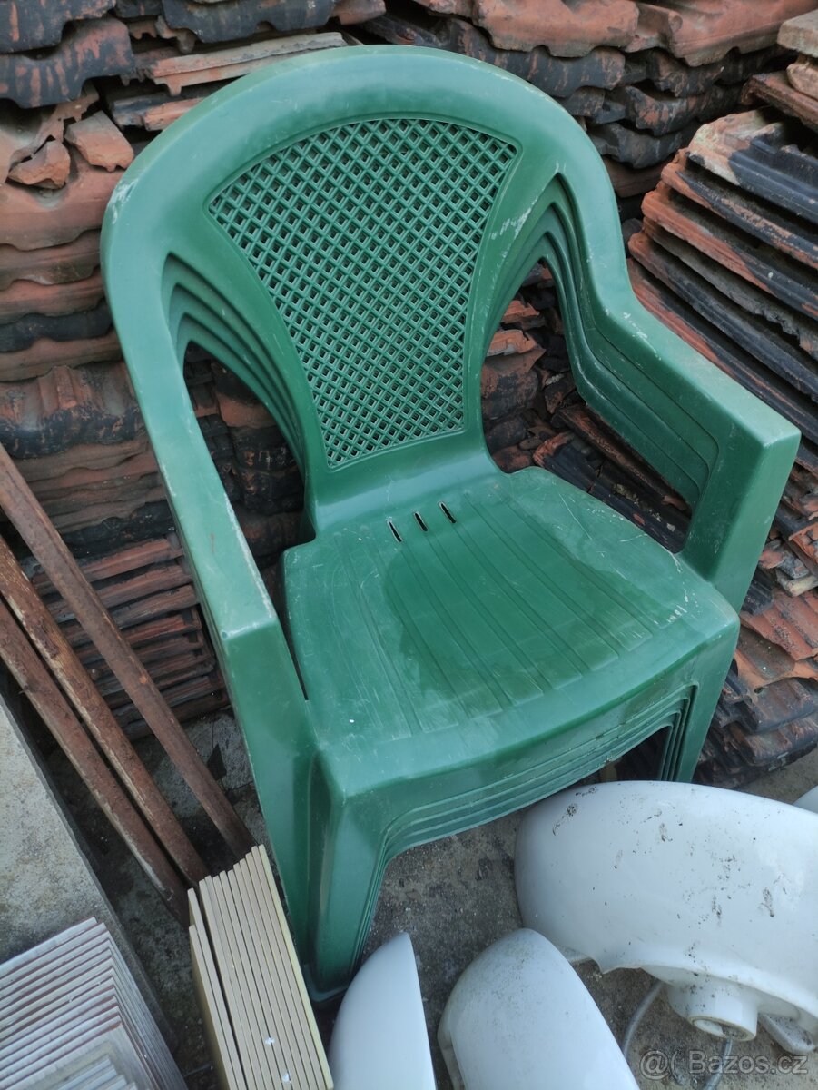 Plastové židle