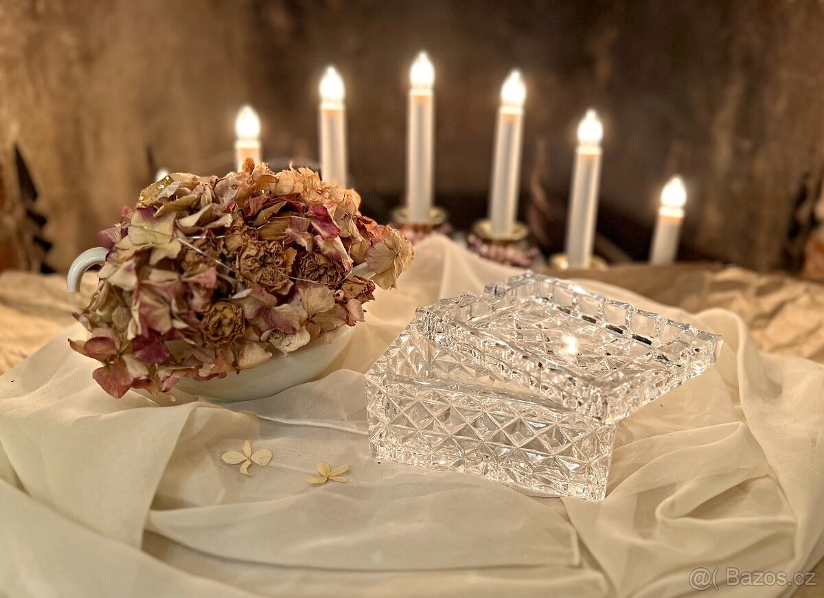 Křišťálová zavíratelná dóza i popelník Bohemia Crystal