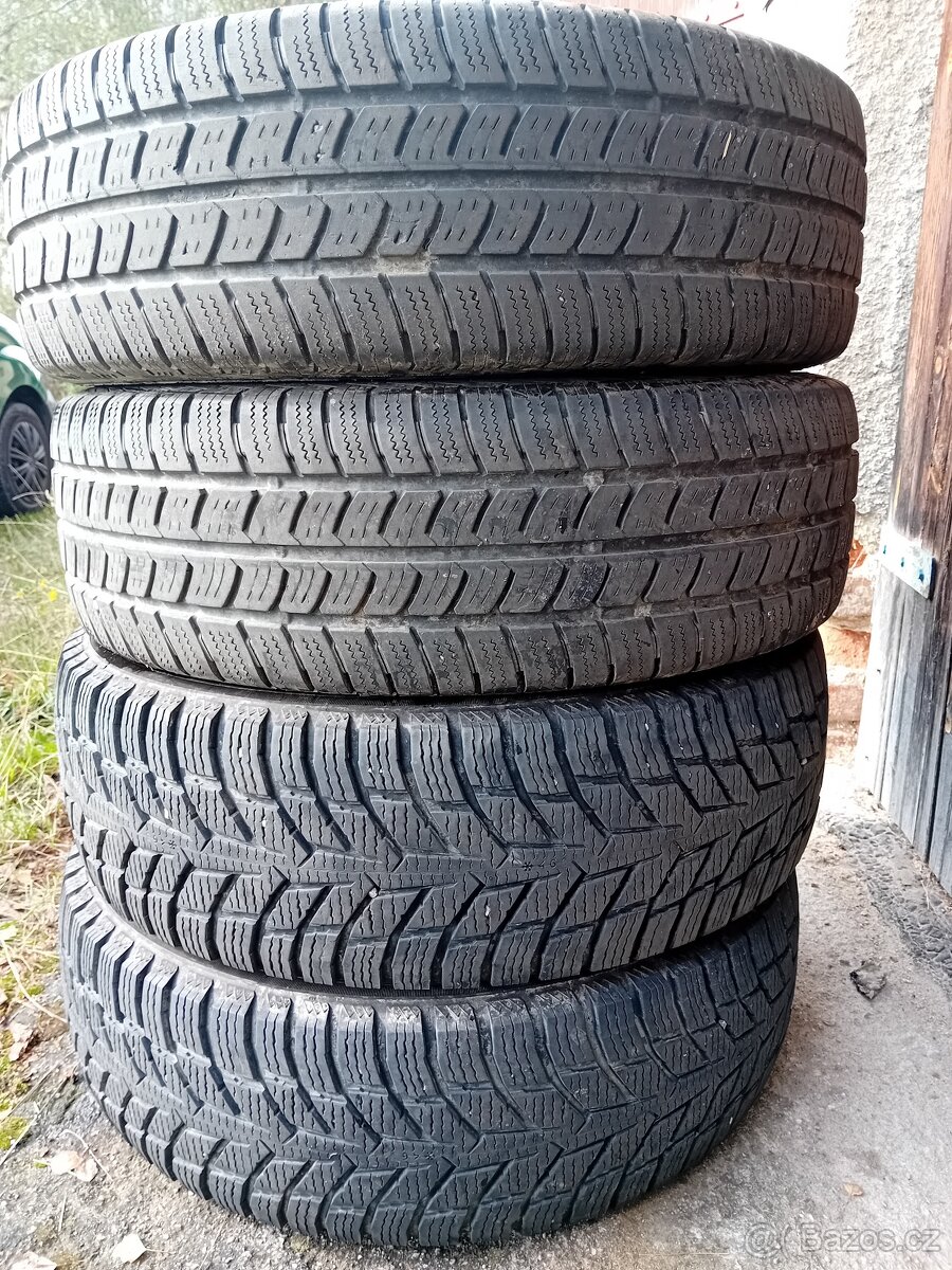 225/75 R16 C zimní