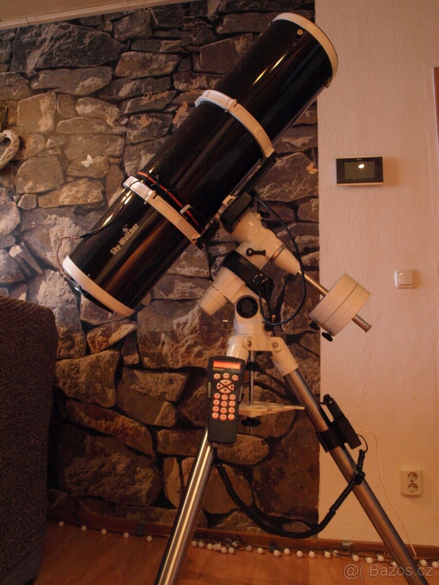 Dalekohled-teleskop Skywatcher N 200/1000 Explorer EQ5 GOTO