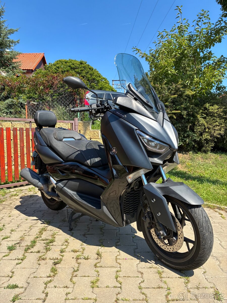 Yamaha X-MAX 125
