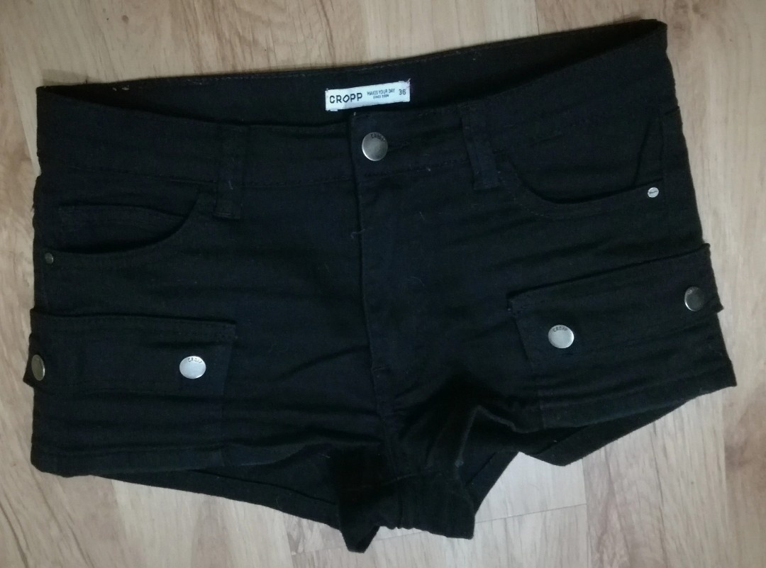 Dámské černé kraťásky