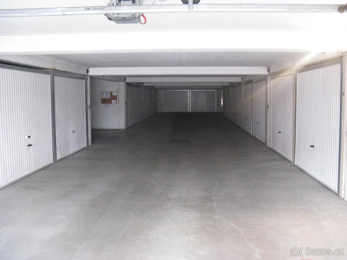 Pronajmu dlouhodobě uzamykatelnou garáž
