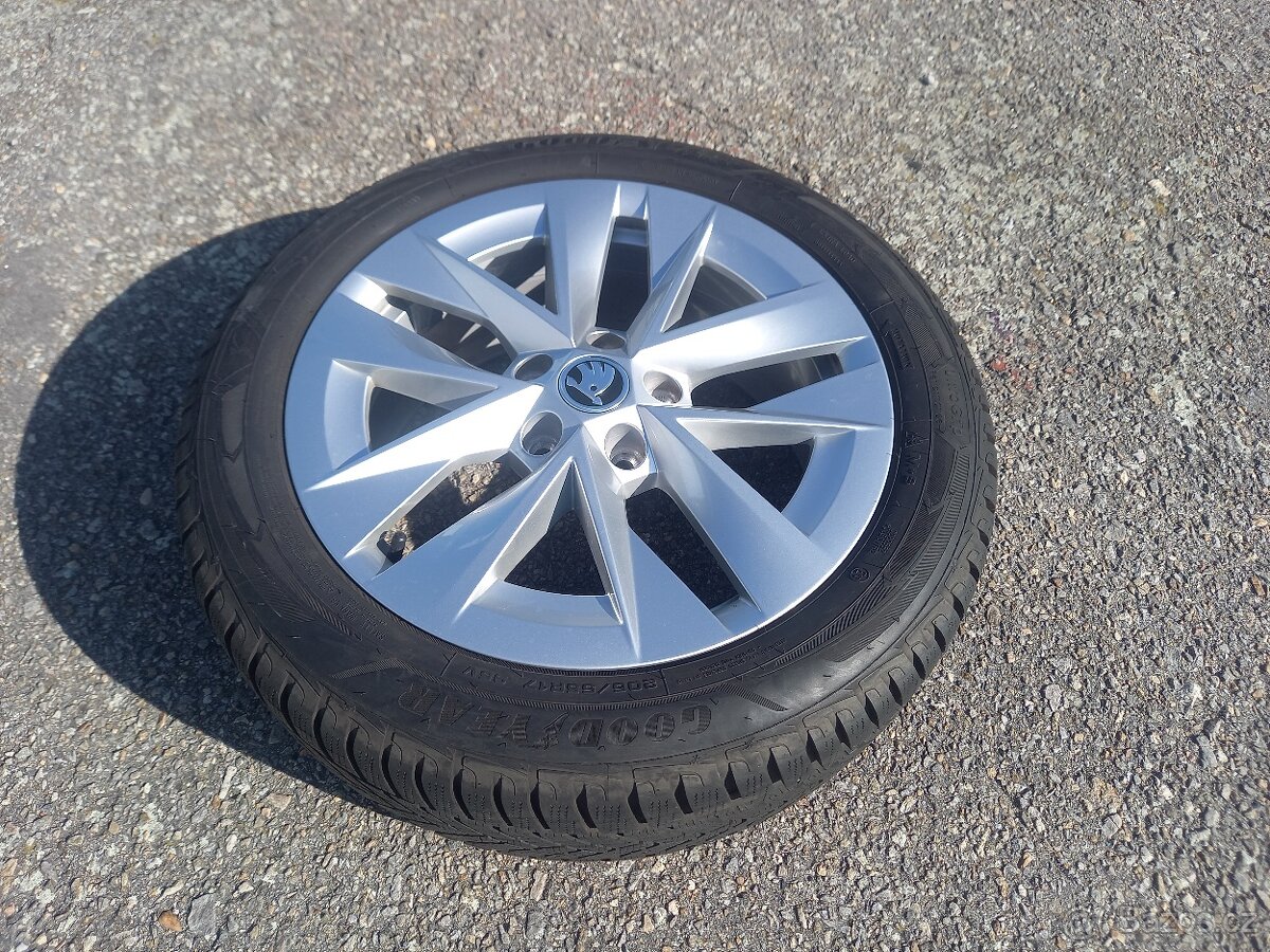 Zimní NOVÝ komplet Škoda Octavia IV+ 205/55R17 GoodYear