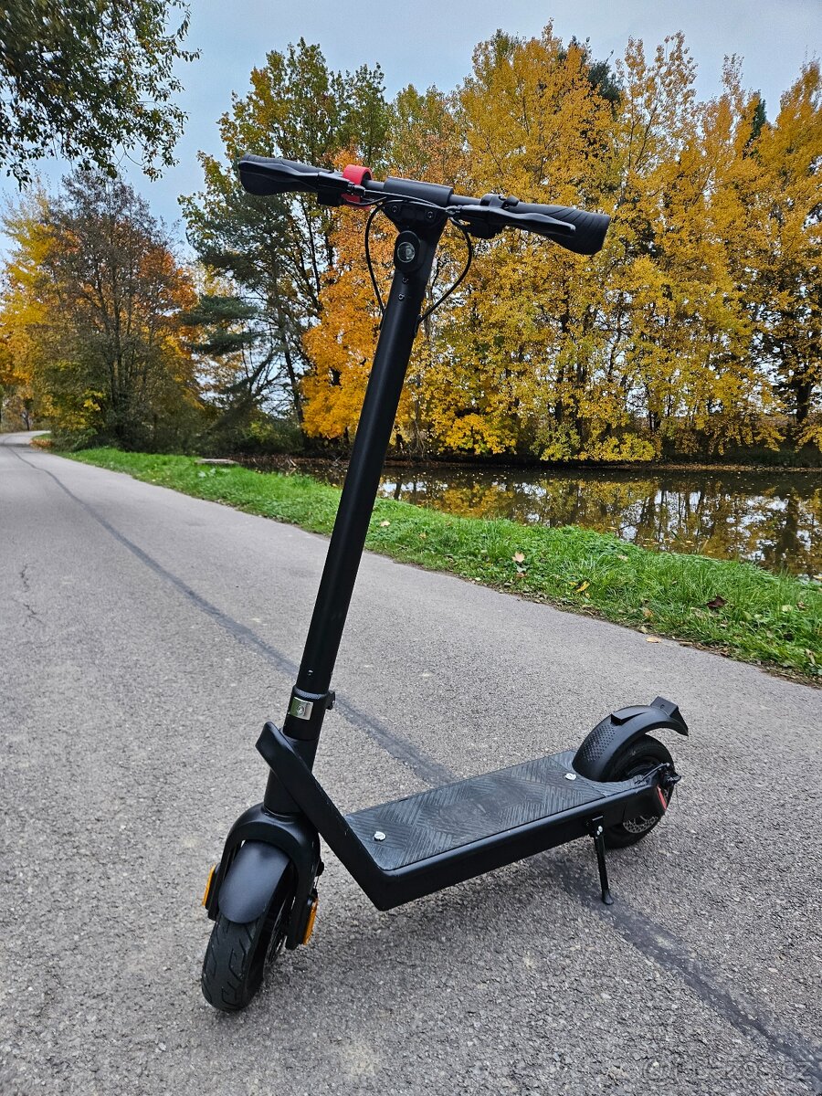 Elektrokoloběžka Cory Cool