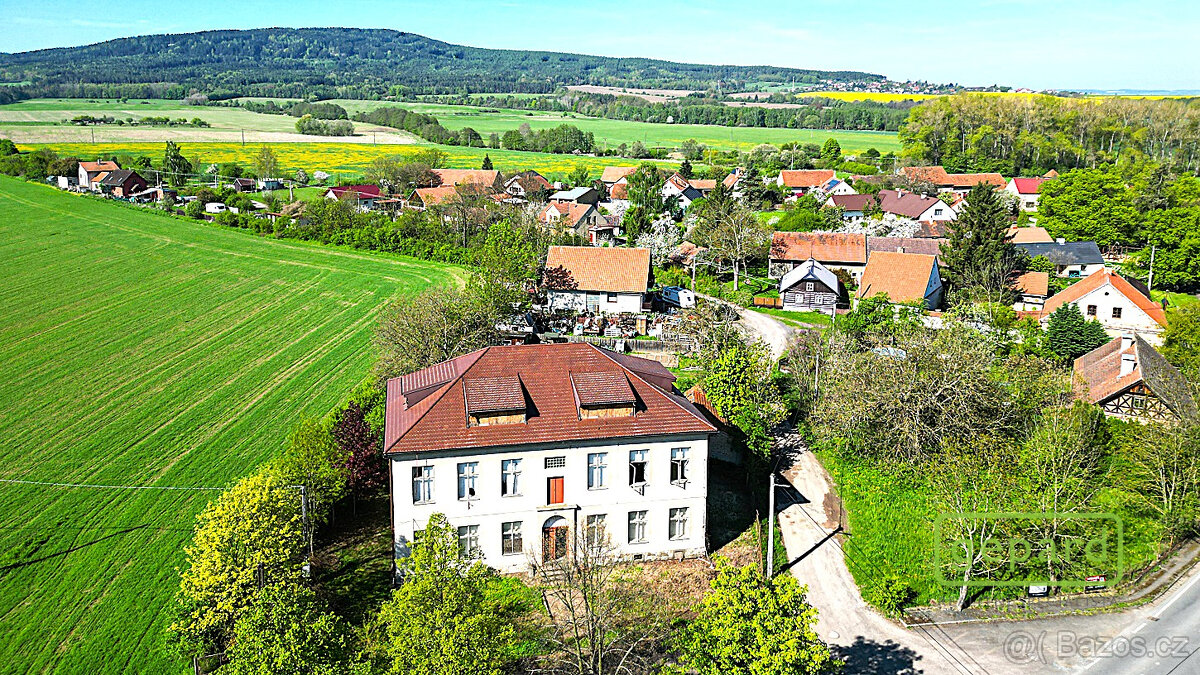 Prodej objektu bývalé školy se stavebním povolením pro 11 by