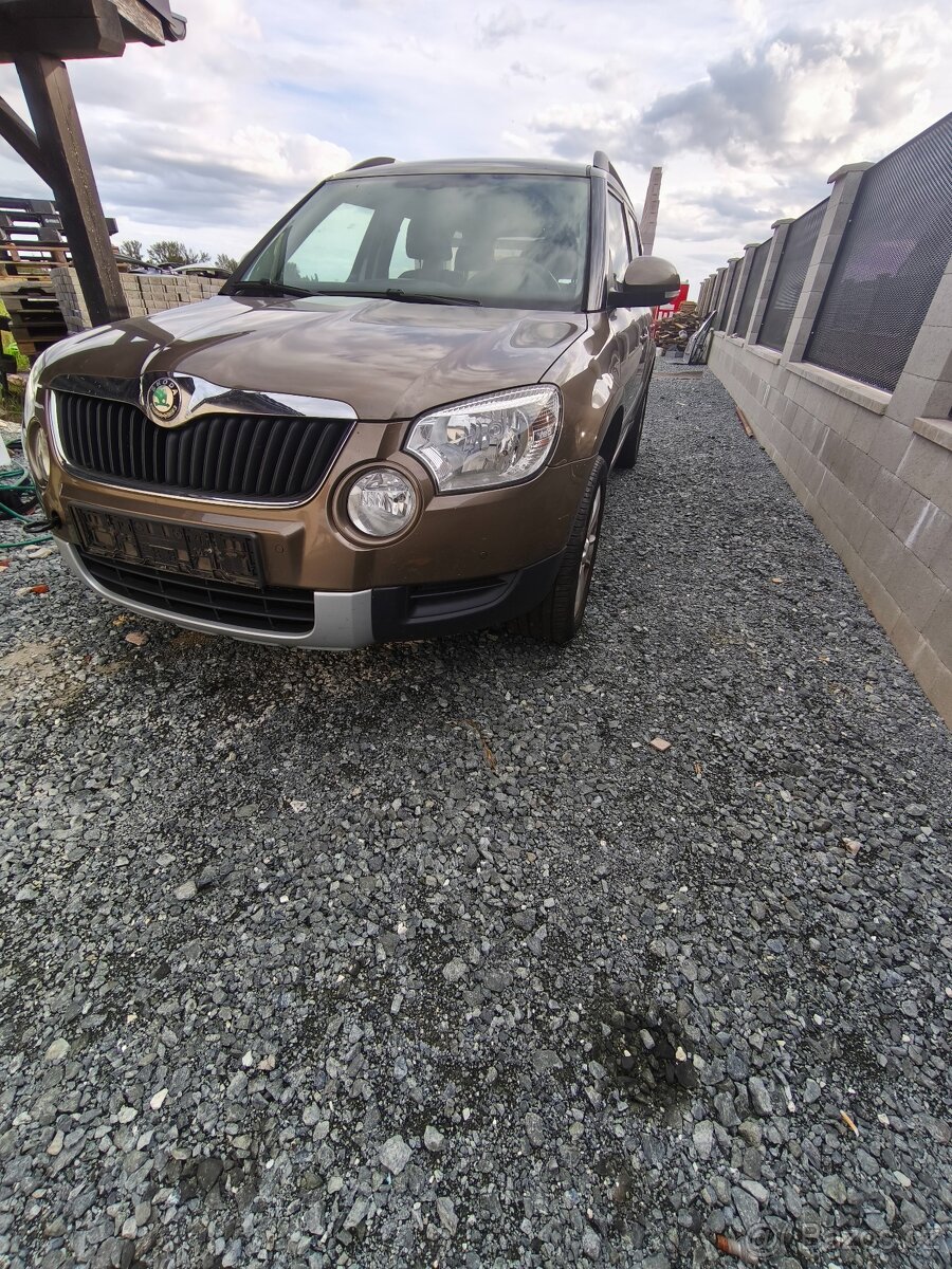 Kapota Škoda Yeti 2011