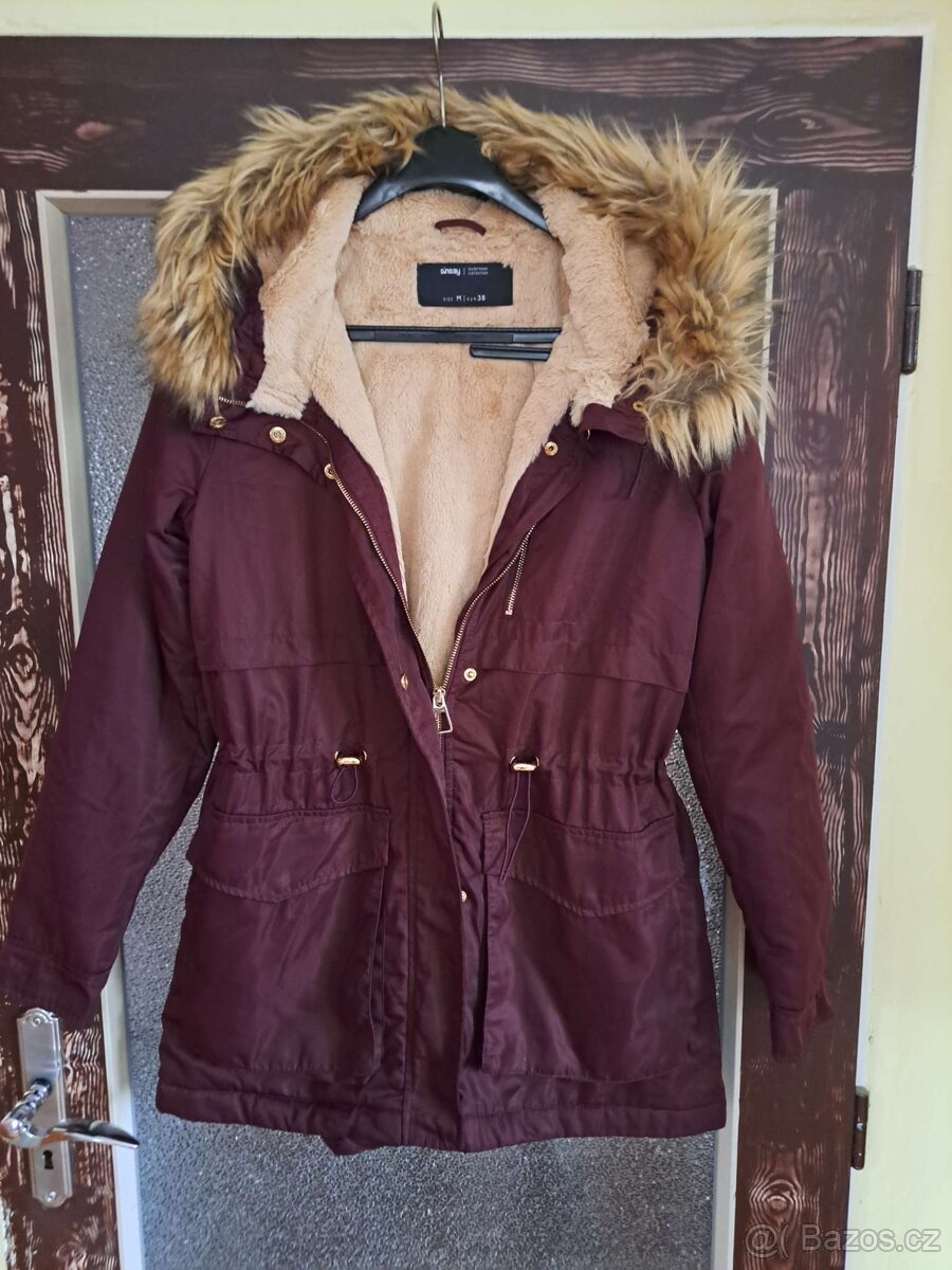 ZNAČKOVÁ ZIMNÍ TEPLÁ BUNDA SINSAY,S KOŽÌŠKEM,JAKO NOVÁ