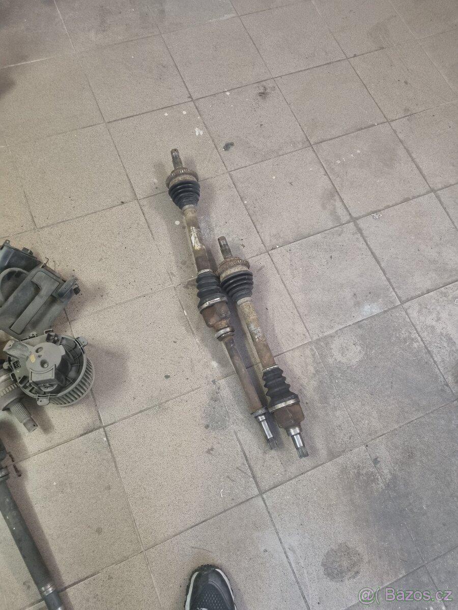 Peugeot 206 1,6 benzín NFU 80kw poloosy