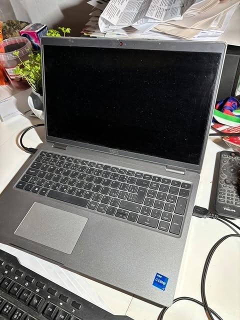 Dell Latitude 5521 – i7-11850H / 32GB RAM / 1TB SSD