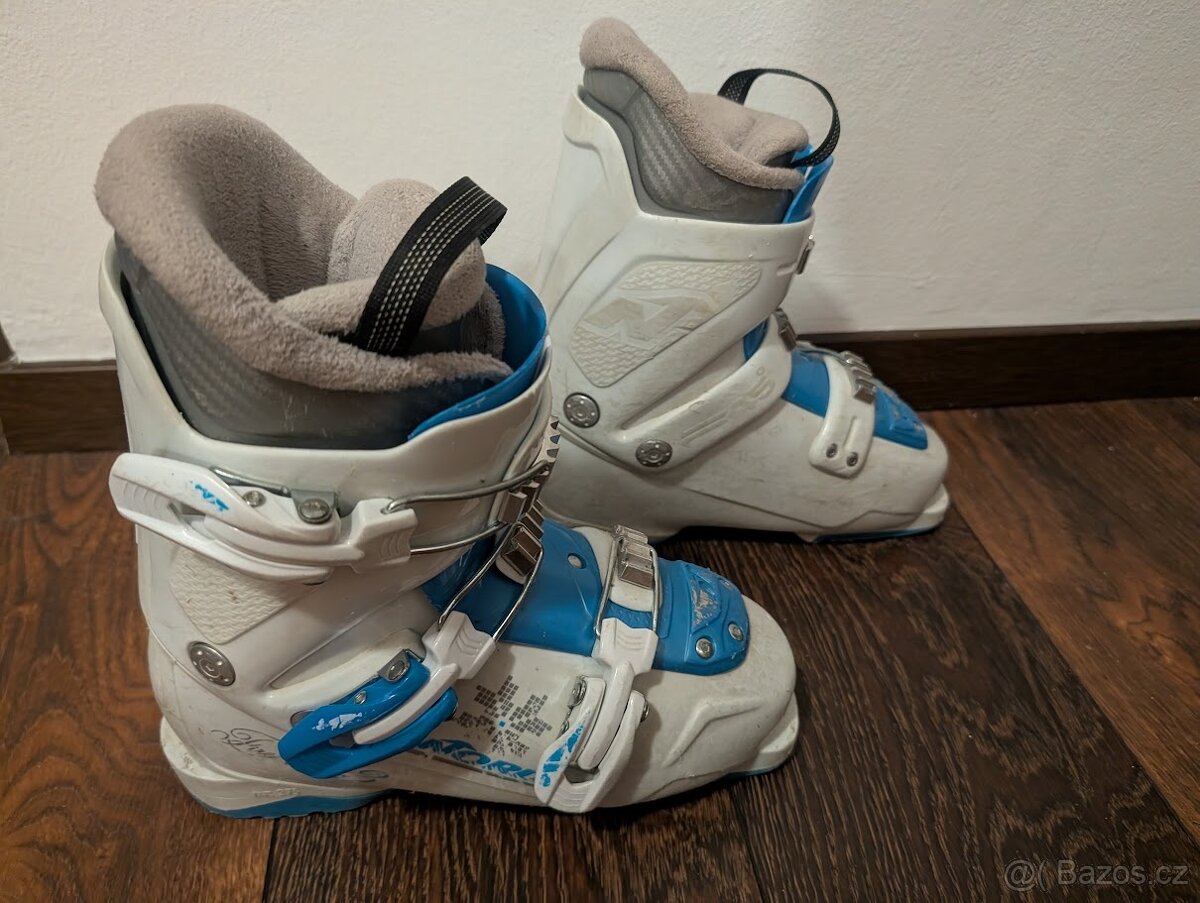 Dětské lyžáky velikost 235