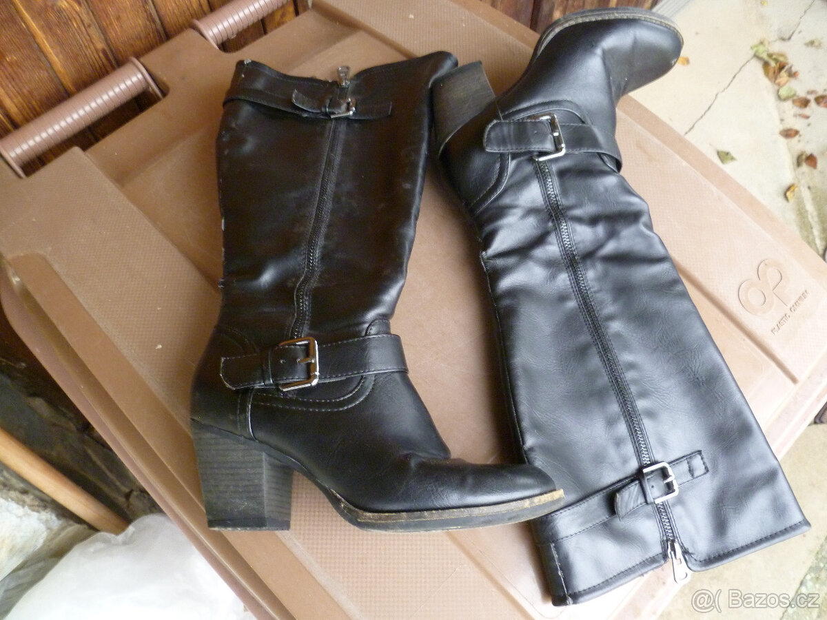Dámské kožené kozačky levně