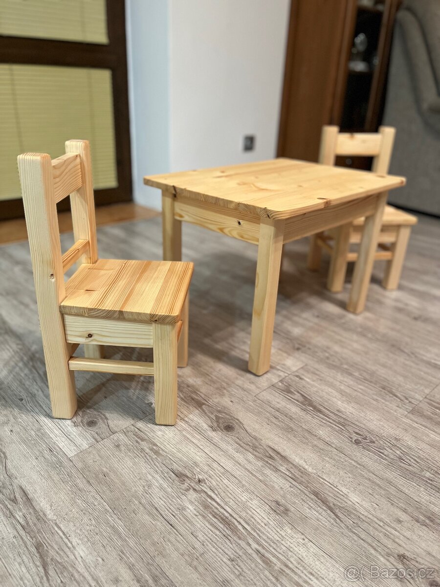 Dětský stůl a židle