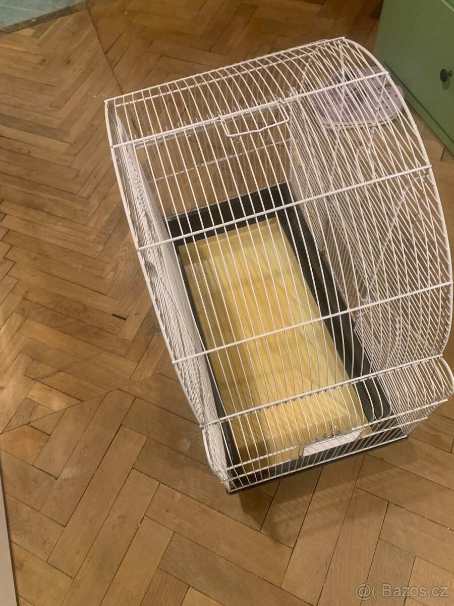 Nabízím klec na ptáky.